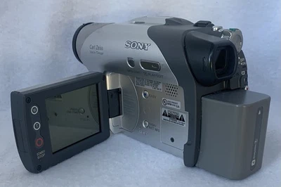 Sony Handycam DCR-DVD105 Camcorder w/ Battery Tested - Image 1 of 4