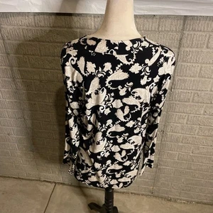 Chicos Black White Paisley Print V Neck Long Sleeve Shirt Size 2 - Picture 1 of 3