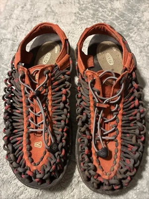 Sandalias deportivas Keen Uneek Paracord Bungee para hombre 10 naranja/gris Foto 1 de 4