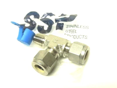 DouLok Male Run Tee 3/8" Tube x 1/4" Male NPT x 3/8" Tube 316 Stainless D6MRT4 - Image 1 of 2