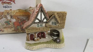 David Winter D1113 “Firkin Cottage”2001 Guild Symbol of Membership Box & COA - Picture 1 of 6