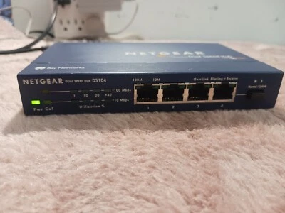 Netgear 4 Port 10/100 Mbps Dual Speed Hub Model: DS104, No Power Cord - Image 1 of 4