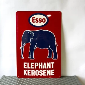 Insegna Vintage Esso Elefante Cherosene Rara Gasolio Metallo Pesante– 24"x16"(60x40 cm) - Foto 1 di 10