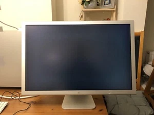 Apple Cinema Display 30" - not working - Picture 1 of 2