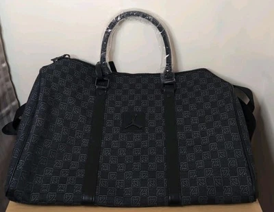 NUEVO CON ETIQUETAS--Monograma Jordan. Bolsa de Lona (25L). NEGRO. MA0759-KK2 Foto 1 de 4