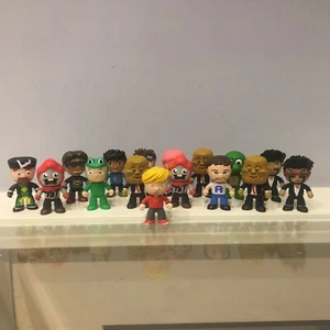 TUBE HEROES BLIND CAPSULE MYSTERY FIGURE "LDSHADOWLADY"  Lot Set Of 16 PCS GUC - Picture 1 of 7