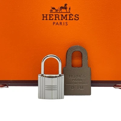 Auténtico Colgante HERMES O'Kelly Cadena Swift Plateado Metálico #36637049 Foto 1 de 4