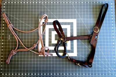 Soporte de cuero y cuerda para caballo grande Foto 1 de 4