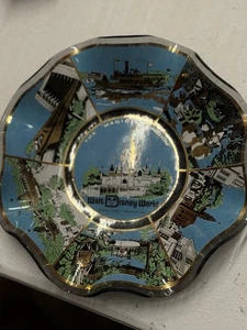 Vintage Walt Disney World Collector Wavy Smoked Glass Plate Magic Kingdom - Picture 1 of 3