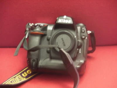 Nikon D2H with Low actuations, 2 Months Use *TEST & COLLECT IF you prefer - Image 1 of 3