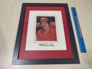 MIKE SCHMIDT 14 X 11 FRAMED & MATTED AUTOGRAPH PHOTO MINT - Picture 1 of 3