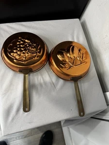 🔥2-Vtg Decorative Copper Pan Mold 5.5 Brass Handle Grape Cluster & Fruit/leaves - Picture 1 of 14