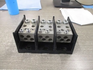 Ferraz Shawmut Power Distribution Block 68313 600V 3P Pri: 500-#4 Sec: 150 Used - Picture 1 of 5