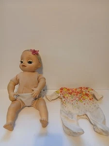 Bambola Baby Alive reale come può essere Hasbro bionda con occhi azzurri funziona - Foto 1 di 7