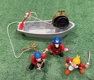 Fisher Price Great Adventures Piratenschiff 1994 Schlauchboot Boot Kanonenwerfer - Bild 1 von 5