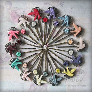 Pin clips de colección Flying Bird Swallow Bobby Kirby empuñaduras diapositivas. Bronce antiguo. - Imagen 1 de 15