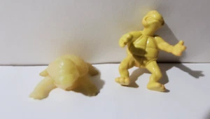 Lote (2) Figuras Sueltas 1989 Playmates TMNT Retromutagen Joven/Brilla en la Oscuridad Bebé - Imagen 1 de 6