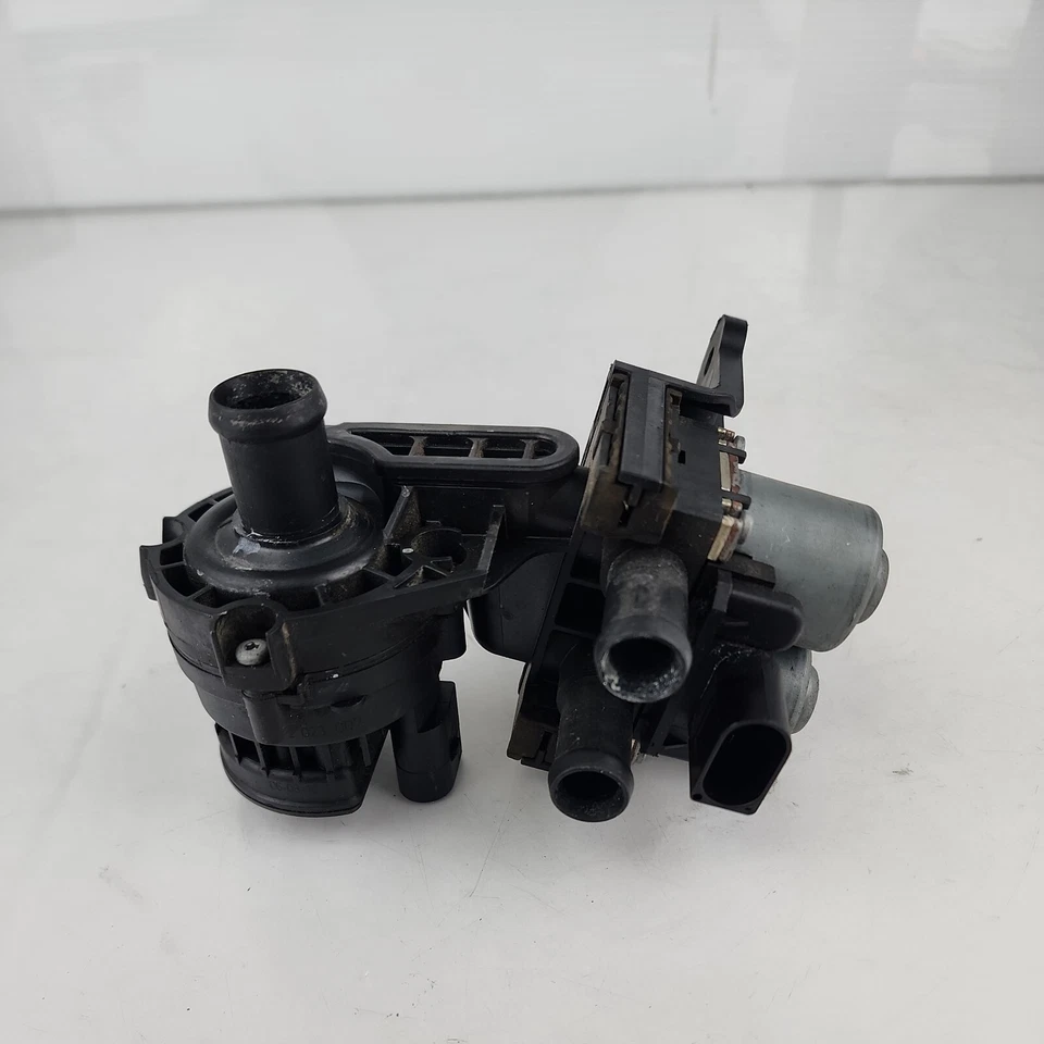 Bomba de válvula de circulación de válvula de calefacción para AUDI A6 S6 2007 2008 2009 0392023007 Foto 1 de 4