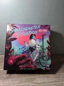 The Snallygaster Situation: A Kids on Bikes Stranger Things Gioco da Tavolo Completo - Foto 1 di 8