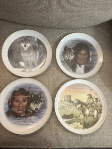 Set Of 4 Decorative Plates Depicting Native American Scenes With Gold Trim 9 In - Picture 1 of 7