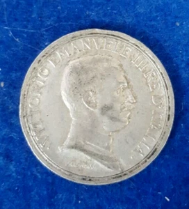 1915 ITALY 2 LIRE VICTOR EMMANUEL SILVER GOOD DETAILS COIN - Picture 1 of 2