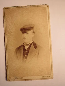 Dresda - Giovane con berretto da studente studente seminarista? - CDV Ritratto - Foto 1 di 2