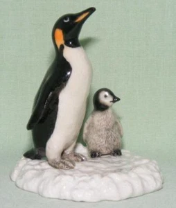Klima Miniatur Porzellan Tierfigur großer Pinguin & Baby auf Eis L560 - Bild 1 von 1