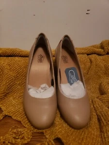 Bass Nude Color Formal/ Business/ Casual Shoes Womens Size 6 Nice - Picture 1 of 3