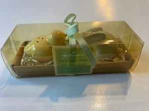 Hallmark Salt and Pepper Shakers, Bunny Rabbit & Chick Spring (Set of 2). - Picture 1 of 4