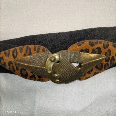Cinturón de mujer Omega USA Arrow Brass Buckle Black Cheetah Vintage Talla 33" Stretch Foto 1 de 4