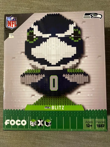 FOCO Brxlz Seattle Seahawks Mascot Blitz - NEW 1557 pcs NFL Cover