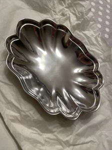 Wilton Armetale Metal USA Dish / Tray/ Plate -Oval Scalloped Edge 9.5in With Tag - Picture 1 of 9