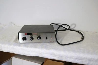 AMPLIFICADOR LSI BOGEN CHALLENGER ESTADO SÓLIDO MODELO SERIE C-20 G-14 ENCENDIDO Foto 1 de 4