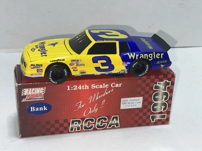 Dale Earnhardt #3 1985 Acción RCCA Wrangler Chevy Monte Carlo Bank - 1/24 Sin usar, en caja Foto 1 de 4
