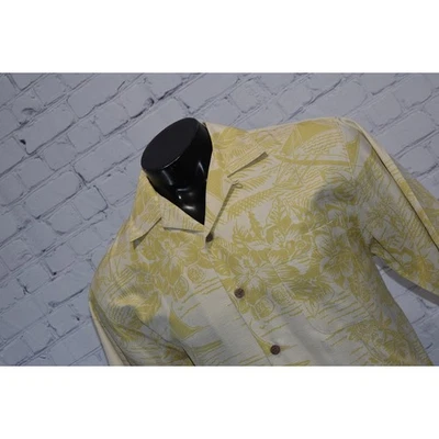 Tommy Bahama Hawaiian SILK Shirt Mens Size Small Loop Collar Coconut Buttons - Image 1 of 4