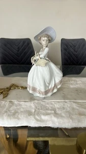 LLADRO Sweet Flowers Figurine,  #6940, Girl Holding Two Flower Baskets - Picture 1 of 12