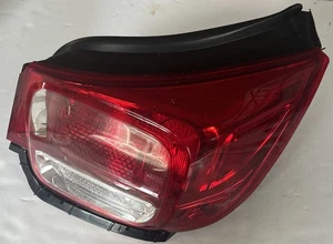 New OEM Tail Light Lamp Fits 2013-2015 Malibu Passenger Quarter Panel  23151404 - Foto 1 di 5