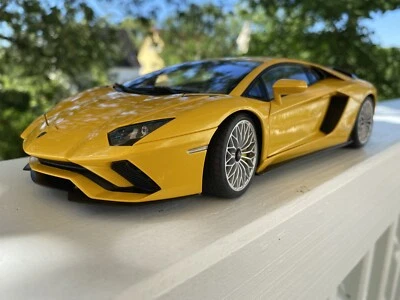 AUTOART 1:18 Lamborghini AVENTADOR S #79132 by RACEFACE-MODELCARS