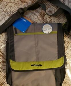 COLUMBIA Timeless Travel Diaper Bag with thermal bottle chamber Gr/Green 15 X 15