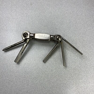 Multiherramienta Bell Bicycling 4 llaves hexagonales métricas y un driver Phillips Foto 1 de 4