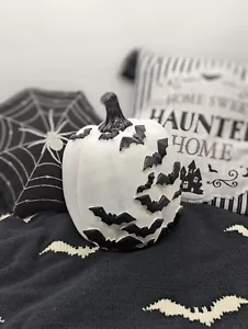 TK Maxx Halloween White Pumpkin Black Bats Large - Picture 1 of 8