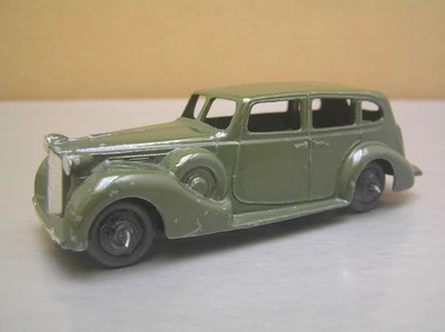 Dinky Toys 39a Packard verde oliva con bujes estriados negros en muy buen estado+ Foto 1 de 4