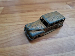 VINTAGE 1950'S DINKY TOYS PLYMOUTH WOODY ESTATE STATION WAGON CAR - Picture 1 of 3