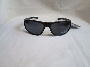 Foster Grant "REDLINE" schwarze Kunststoff-Sonnenbrille für Herren 100 % UVA/UVB neu mit Etikett - Bild 1 von 3