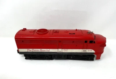 Lionel O Gauge The Texas Special Alco Diesel Switcher #211 w/ Magne Traction - Image 1 of 4