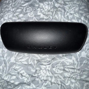 Oakley Black Hard Clamshell Sunglasses Eyeglasses Case & Sleeve.   See Pics - Picture 1 of 5