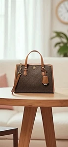 Michael Kors Chantal Small Logo Messenger Bag 100% original - Picture 1 of 4