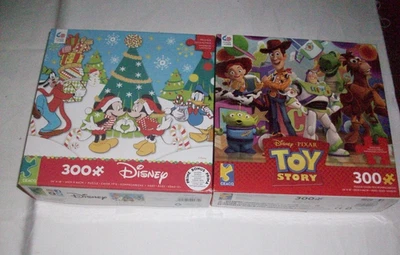 2 PUZZLES DISNEY 300 PIEZAS USADOS JUGUETE COMPLETO HISTORIA Y MINNIE, MICKEY NAVIDAD Foto 1 de 2