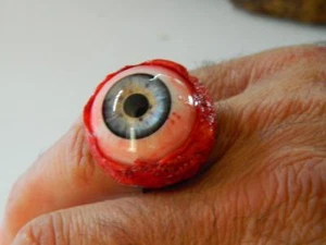 Halloween Horror Requisite - blutiger AUGENRING für Kostüm oder Cosplay! (Blau) - Bild 1 von 1
