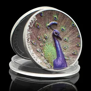 Monedas de Plata Pavo Real Isabel II 1 Dólar Moneda Chapada en Color en Cápsula - Imagen 1 de 8